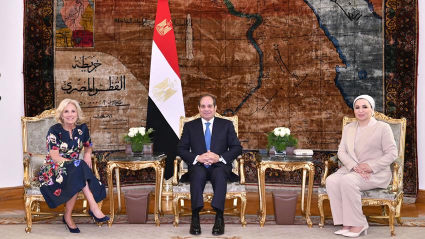 الرئيس عبد الفتاح السيسي والسيدة قرينته يستقبلان السيدة الأولى الأمريكية "جيل بايدن"