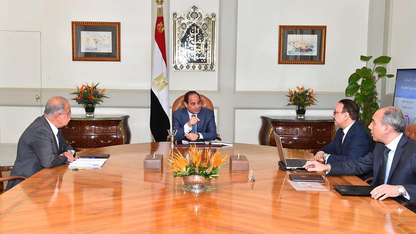 الرئيس عبد الفتاح السيسي يجتمع برئيس مجلس الوزراء ووزير الاتصالات وتكنولوجيا المعلومات
