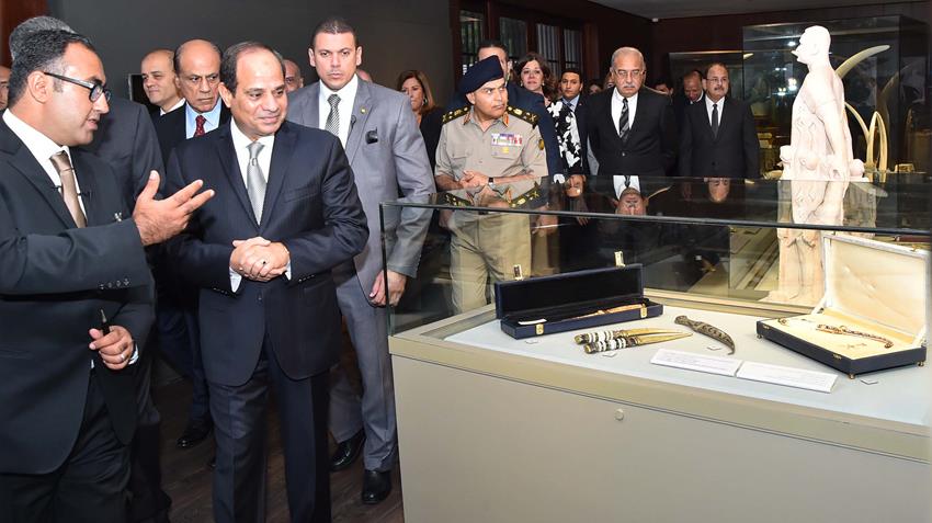افتتح الرئيس عبد الفتاح السيسي صباح اليوم متحف الزعيم الراحل جمال عبد الناصر.