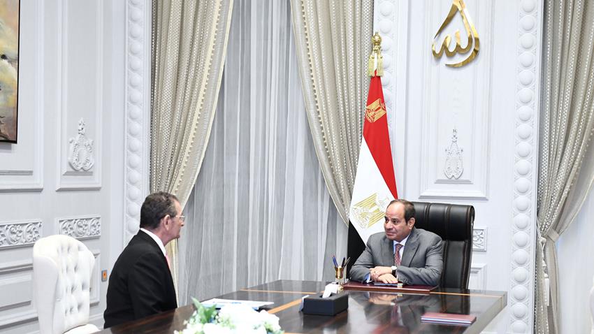 الرئيس عبد الفتاح السيسي يجتمع مع رئيس الجمهورية للشئون المالية