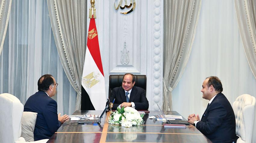 الرئيس عبد الفتاح السيسي يجتمع برئيس مجلس الوزراء ووزير التجارة والصناعة