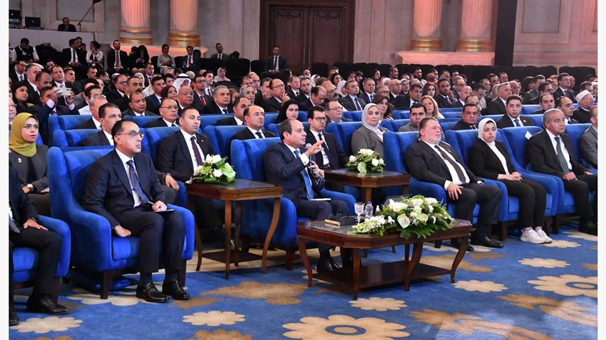 Le Président Al-Sissi assiste à la conférence "Histoire d'une patrie"