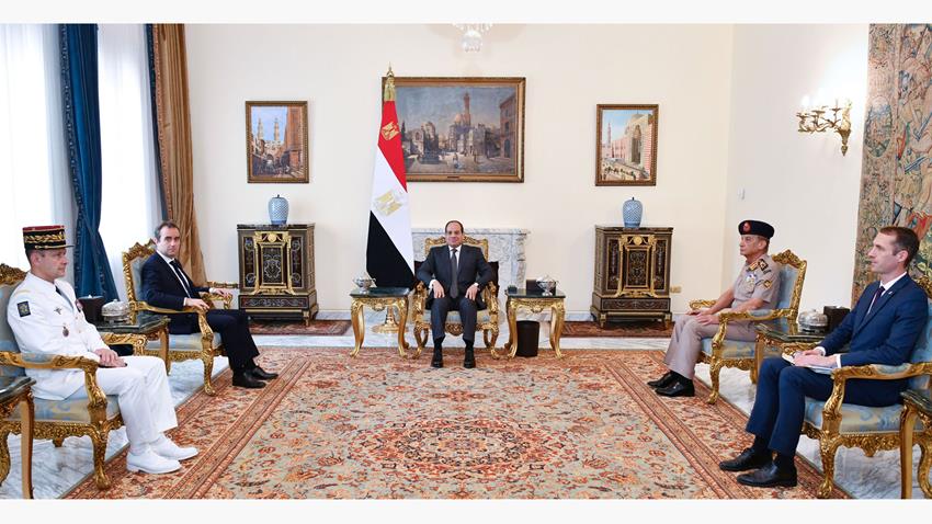 الرئيس عبد الفتاح السيسي يستقبل وزير القوات المسلحة الفرنسي