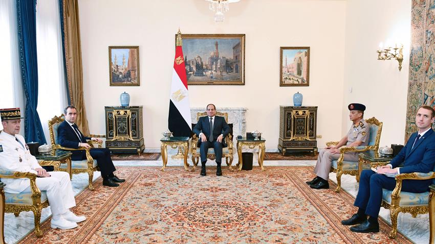 الرئيس عبد الفتاح السيسي يستقبل وزير القوات المسلحة الفرنسي