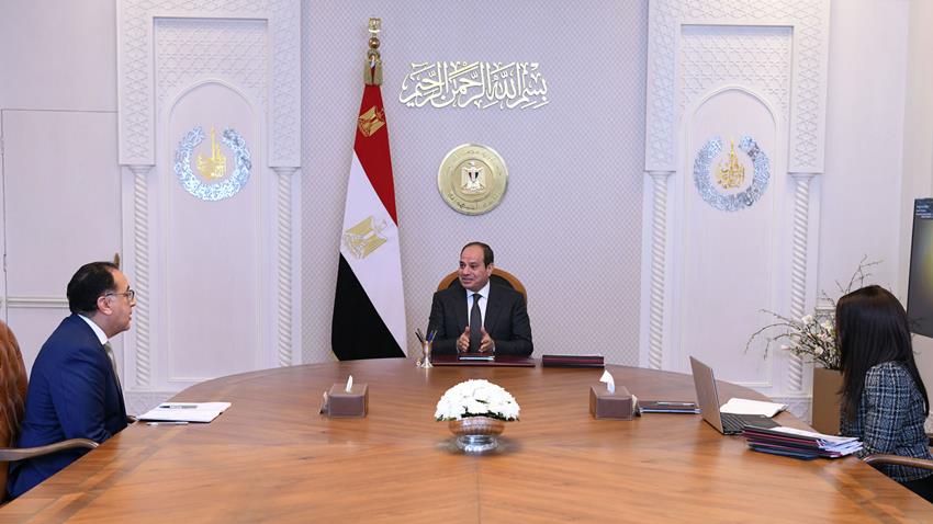 الرئيس عبد الفتاح السيسي يجتمع برئيس مجلس الوزراء وزيرة التعاون الدولي