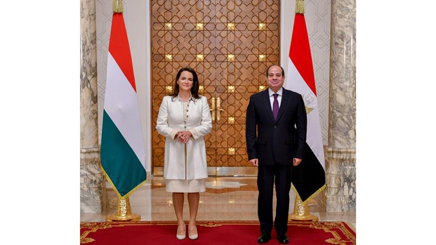 الرئيس عبد الفتاح السيسي يستقبل رئيسة المجر ويعقد جلسة مباحثات مشتركة بقصر الاتحادية