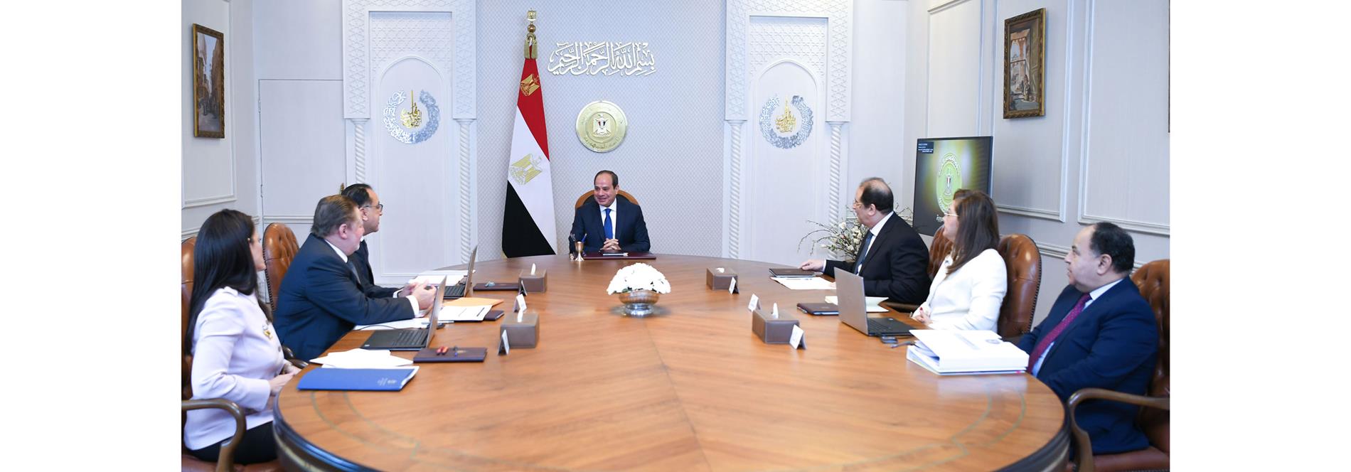 الرئيس عبد الفتاح السيسي يتابع مستجدات الوضع الاقتصادي في ضوء التطورات الإقليمية والدولية