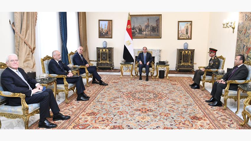الرئيس عبد الفتاح السيسي يستقبل وزير دفاع اليونان