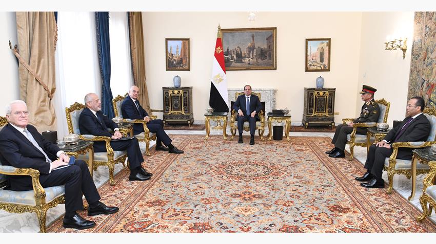 الرئيس عبد الفتاح السيسي يستقبل وزير دفاع اليونان