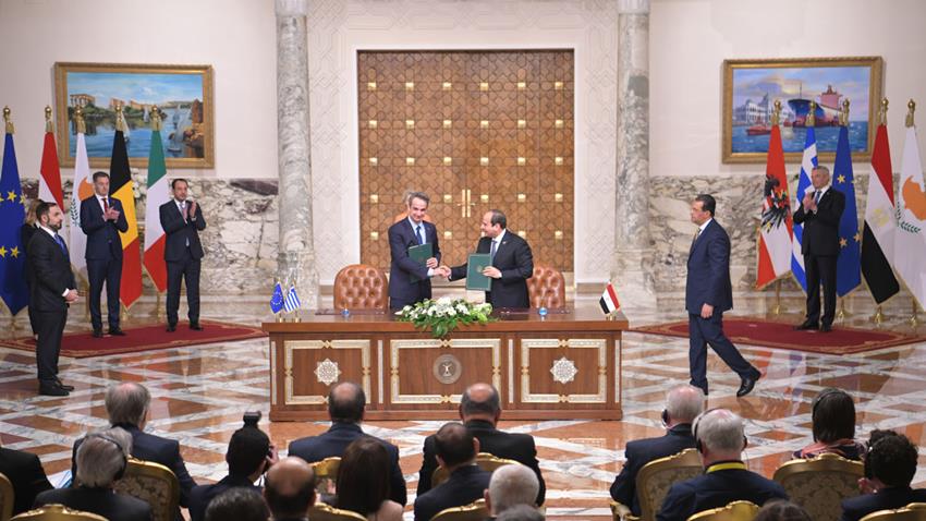 السيد الرئيس ورئيس الوزراء اليوناني يوقعان على تأسيس مجلس التعاون رفيع المستوى بين البلدين