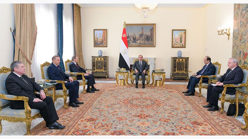 الرئيس عبد الفتاح السيسي يستقبل رئيس جهاز الاستخبارات الخارجية الروسية