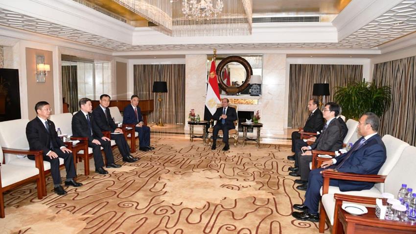 الرئيس عبد الفتاح السيسي يلتقي رئيس مجلس إدارة مجموعة هندسة الطاقة الصينية "تشاينا إينرجي"