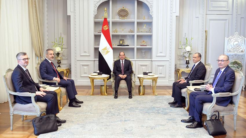 الرئيس عبد الفتاح السيسي يستقبل وزير خارجية تركيا
