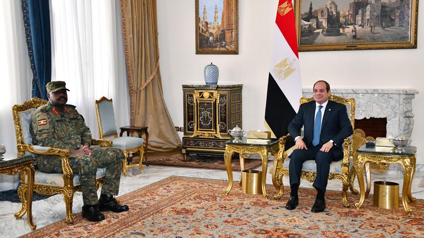 الرئيس عبد الفتاح السيسي يستقبل قائد قوات الدفاع الشعبية بجمهورية أوغندا