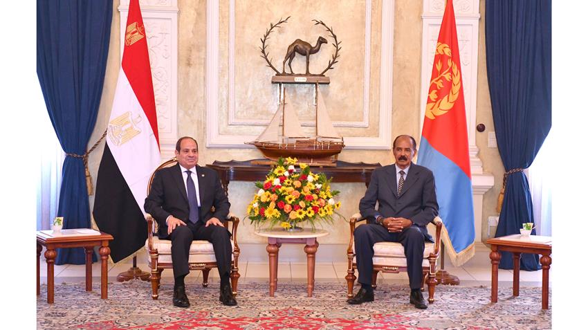 الرئيس عبد الفتاح السيسي يلتقي الرئيس الإريتري بالعاصمة أسمرة ويصدران بيانًا مشتركًا