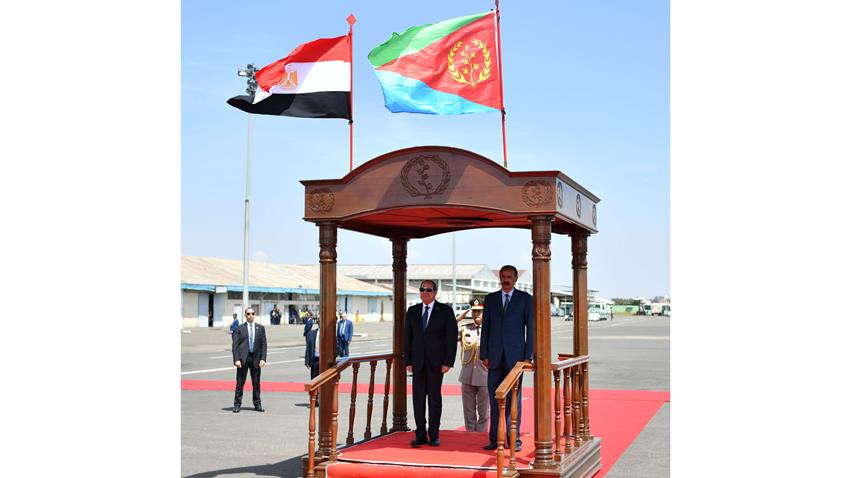 الرئيس عبد الفتاح السيسي يلتقي الرئيس الإريتري ويصدران بيانًا مشتركًا بالعاصمة الإريترية أسمرة