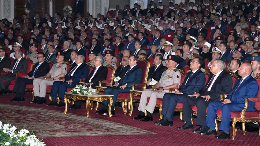 الرئيس اثناء الندوة التثقيفية للقوات الملحة