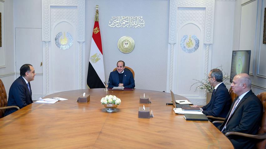 الرئيس عبد الفتاح السيسي يجتمع مع رئيس مجلس الوزراء ووزير الاتصالات وتكنولوجيا المعلومات