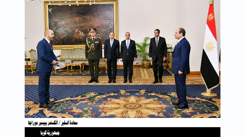 Le Président Al-Sissi reçoit les lettres de créance de vingt-trois nouveaux ambassadeurs en Égypte