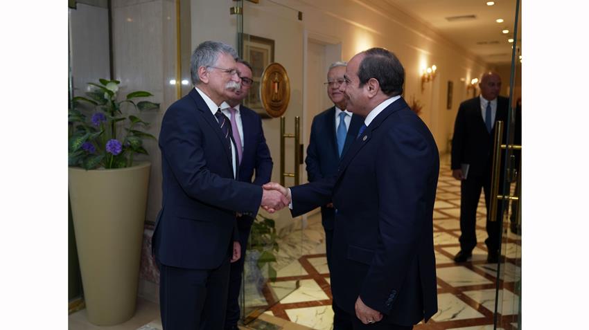 رئيس البرلمان المجري يشيد بالدور المصري في معالجة القضايا الإقليمية