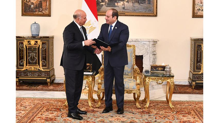 الرئيس عبد الفتاح السيسي يستقبل الدكتور فؤاد حسين نائب رئيس الوزراء ووزير خارجية العراق
