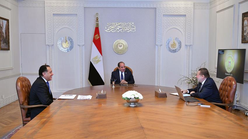 الرئيس عبد الفتاح السيسي يجتمع رئيس مجلس الوزراء ومحافظ البنك المركزي
