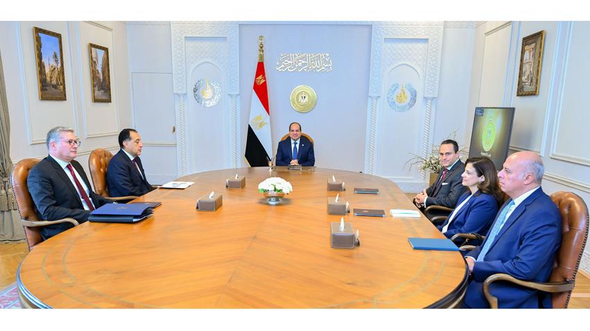 الرئيس عبد الفتاح السيسي يستقبل الرئيس التنفيذي لشركة "شل" العالمية