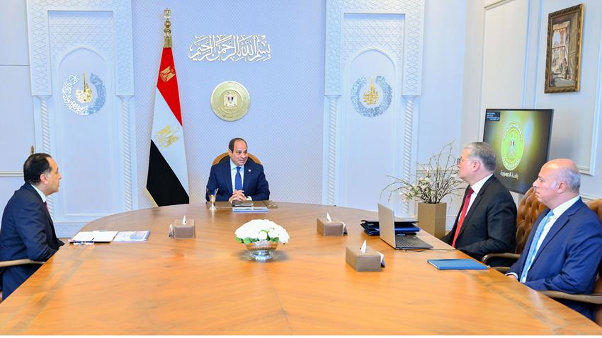 الرئيس عبد الفتاح السيسي يجتمع برئيس مجلس الوزراء ووزير البترول والثروة المعدنية