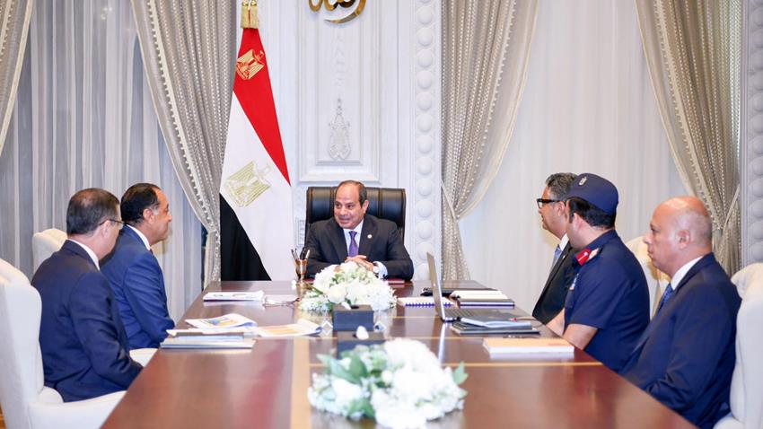 السيد الرئيس يجتمع برئيس مجلس الوزراء ووزير التموين والتجارة الخارجية ووزير الزراعة واستصلاح الأراضي