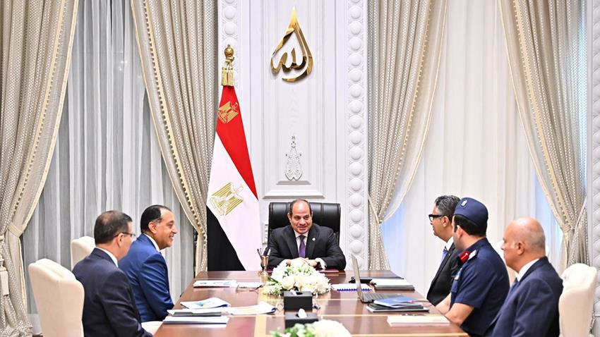 السيد الرئيس يجتمع برئيس مجلس الوزراء ووزير التموين والتجارة الخارجية ووزير الزراعة واستصلاح الأراضي