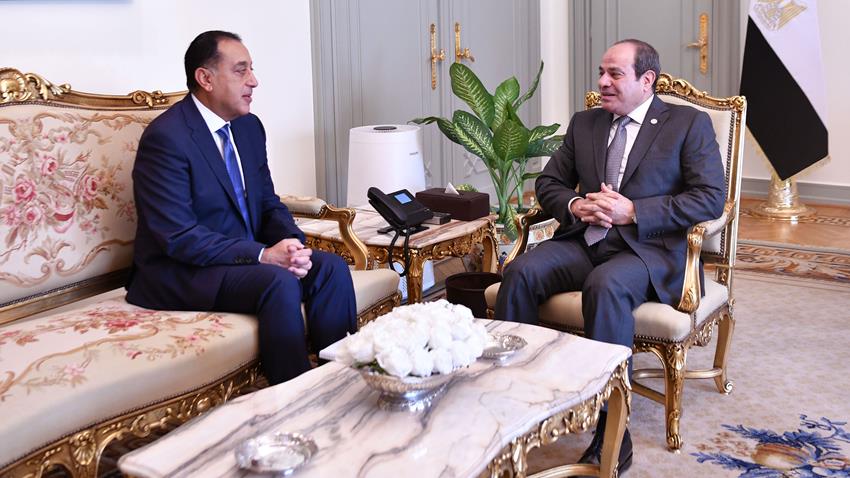 الرئيس عبد الفتاح السيسي يجتمع برئيس مجلس الوزراء لبحث نتائج زيارة رئيس الوزراء إلى الولايات المتحدة