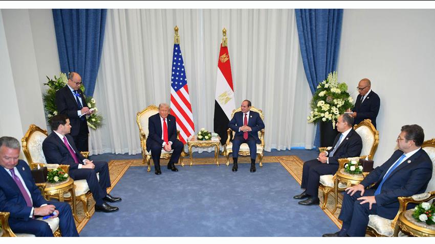 Le Président Al-Sissi reçoit le président américain Trump en marge du sommet de Charm Al-Cheikh