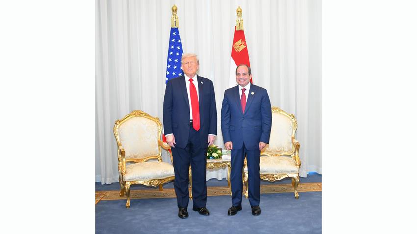 Le Président Al-Sissi reçoit le président américain Trump en marge du sommet de Charm Al-Cheikh