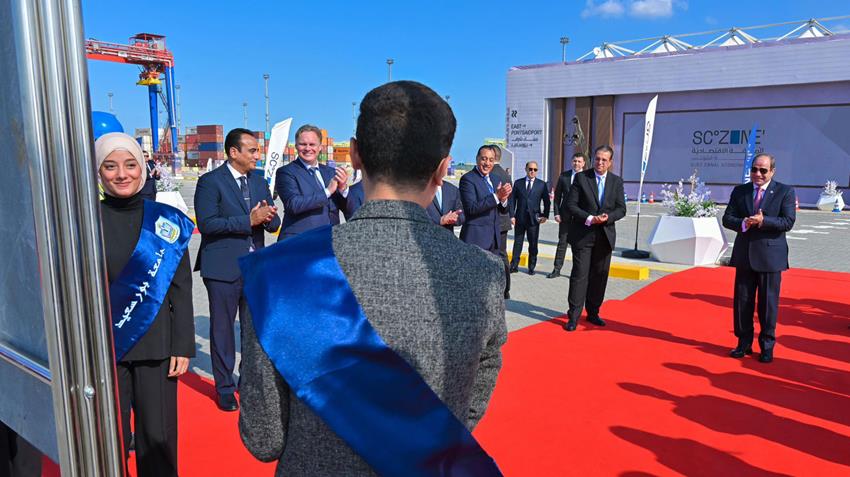 السيد الرئيس يشهد افتتاح عدد من المحطات البحرية بالمنطقة الاقتصادية لقناة السويس بميناء شرق بورسعيد