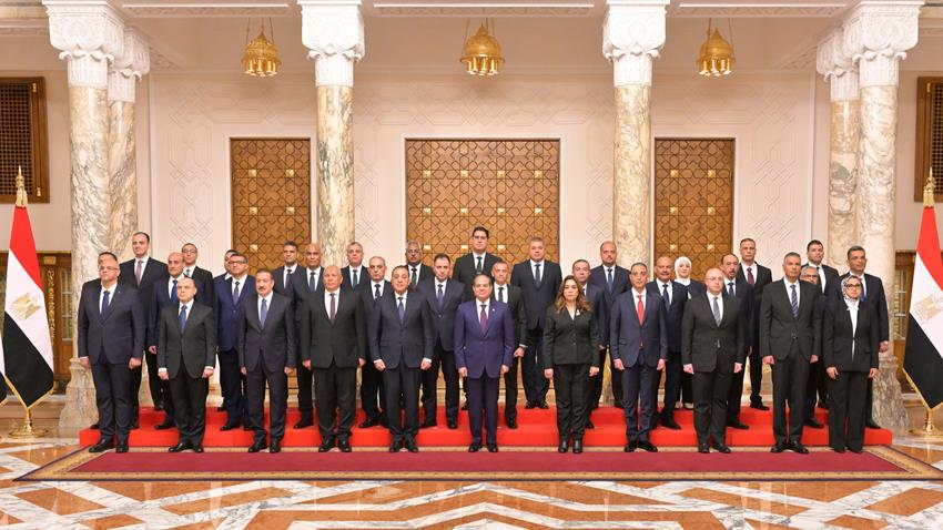 الرئيس عبد الفتاح السيسي يشهد أداء المحافظين ونواب المحافظين الجدد اليمين الدستورية