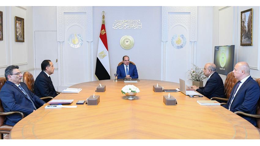 الرئيس عبد الفتاح السيسي يشهد استعراضًا لموقف المشروعات المُختلفة في مجال الطاقة الجديدة والمُتجددة