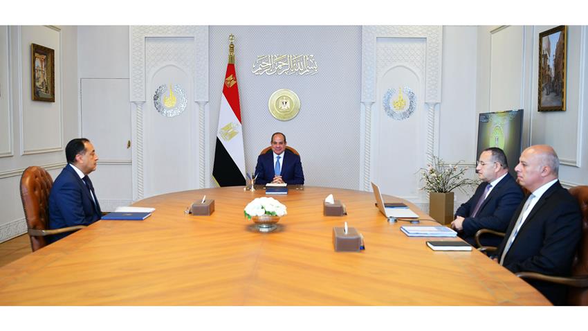 الرئيس عبد الفتاح السيسي يجتمع برئيس مجلس الوزراء ووزير التعليم العالي والبحث العلمي