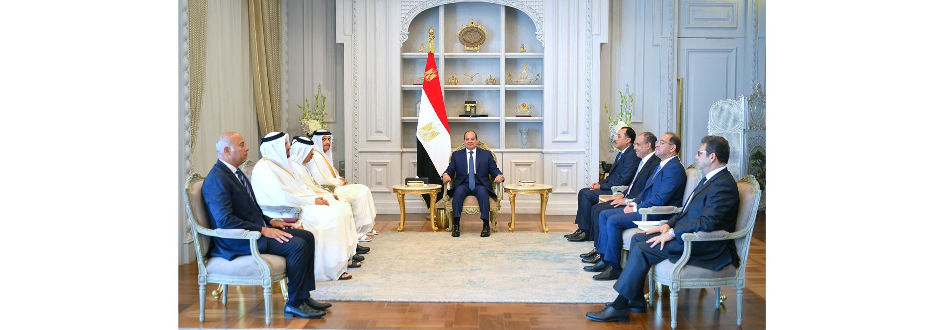 الرئيس عبد الفتاح السيسي يستقبل رئيس مجلس الوزراء وزير الخارجية بدولة قطر