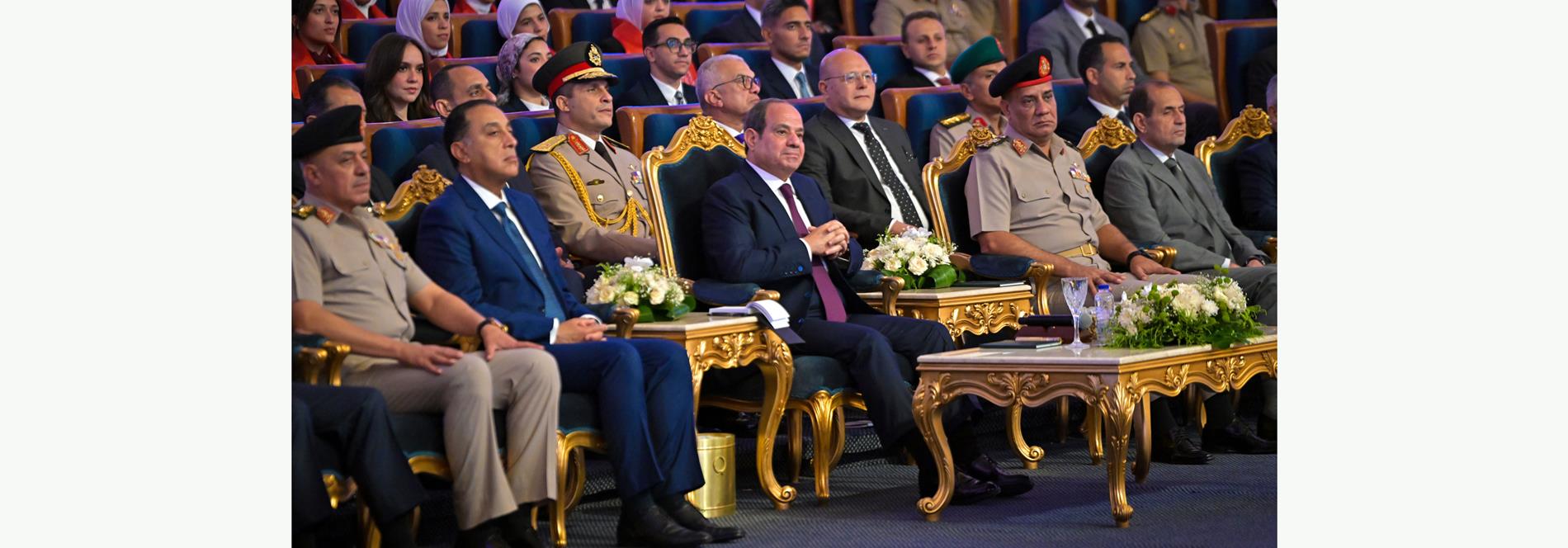 السيد الرئيس يشهد تخرج الدورة رقم (٦) للجهات والهيئات القضائية من الأكاديمية العسكرية المصرية