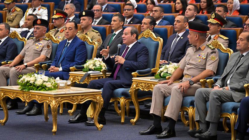 السيد الرئيس يشهد تخرج الدورة رقم (٦) للجهات والهيئات القضائية من الأكاديمية العسكرية المصرية