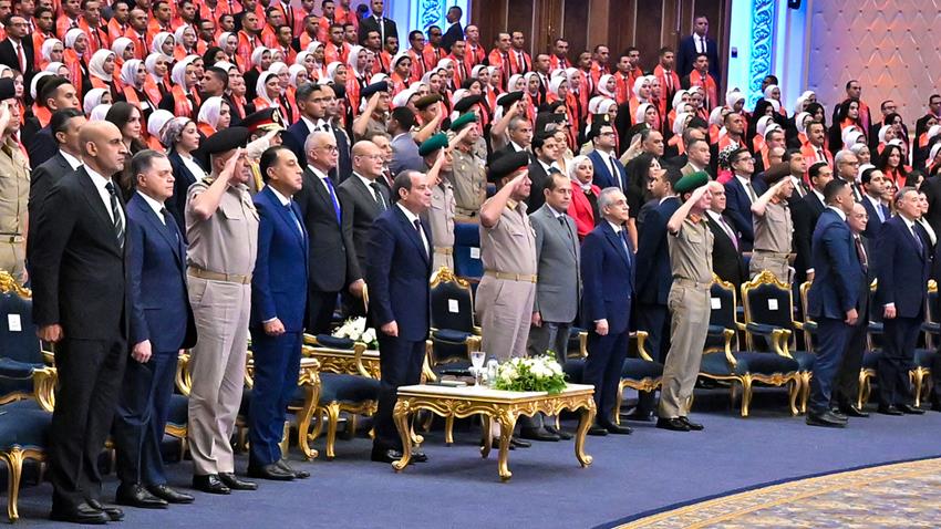 السيد الرئيس يشهد تخرج الدورة رقم (٦) للجهات والهيئات القضائية من الأكاديمية العسكرية المصرية