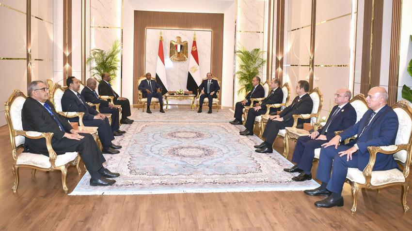 الرئيس عبد الفتاح السيسي يستقبل رئيس مجلس السيادة الانتقالي بجمهورية السودان بمدينة العلمين الجديدة