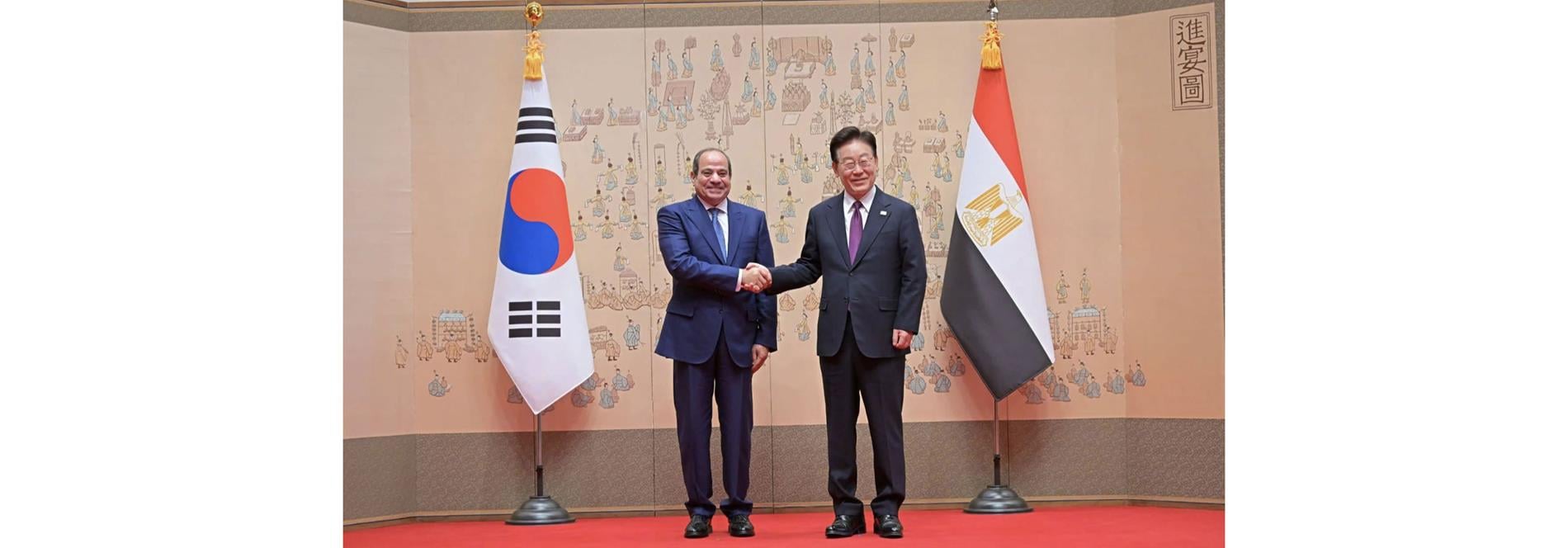 الرئيس عبد الفتاح السيسي يلتقي رئيس جمهورية كوريا بمقر الرئاسة الكورية في سول
