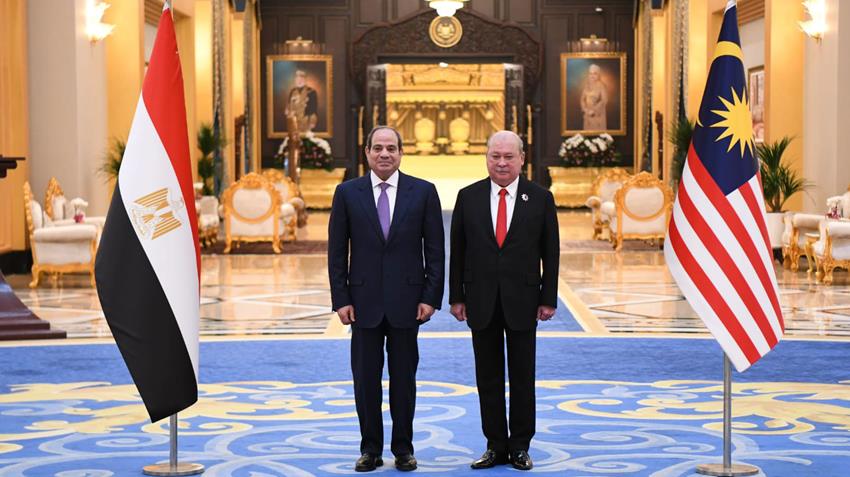 الرئيس السيسي يدعو ملك ماليزيا لزيارة مصر