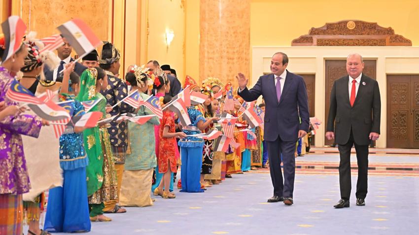 Le Président Al-Sissi rencontre le Roi Sultan Ibrahim de Malaisie, au Palais “Istana Negara”