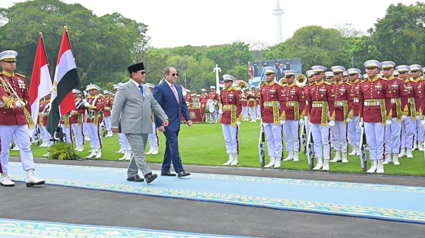 Le Président Al-Sissi rencontre le Président indonisien au palais présidentiel “Merdeka” à Jakarta
