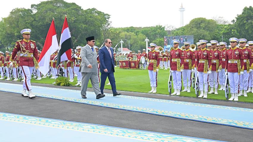 Le Président Al-Sissi rencontre le Président indonisien au palais présidentiel “Merdeka” à Jakarta