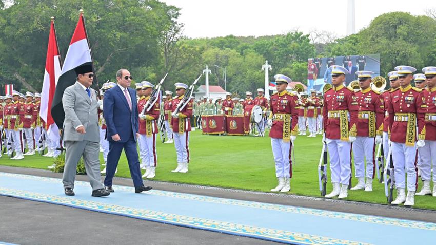 Le Président Al-Sissi rencontre le Président indonisien au palais présidentiel “Merdeka” à Jakarta