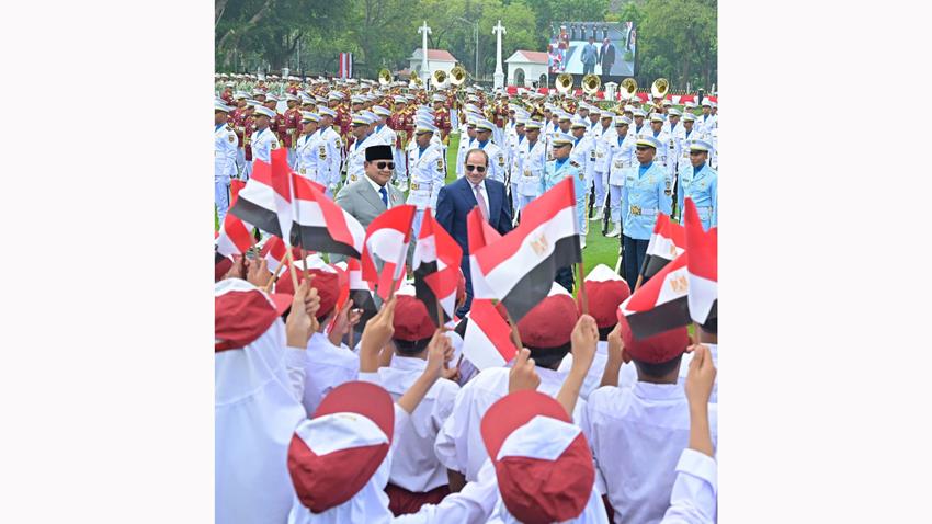 Le Président Al-Sissi rencontre le Président indonisien au palais présidentiel “Merdeka” à Jakarta
