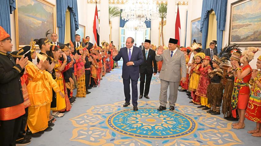 Le Président Al-Sissi rencontre le Président indonisien au palais présidentiel “Merdeka” à Jakarta
